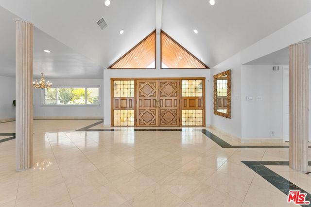4159 Regal Oak Drive, Encino, CA 91436