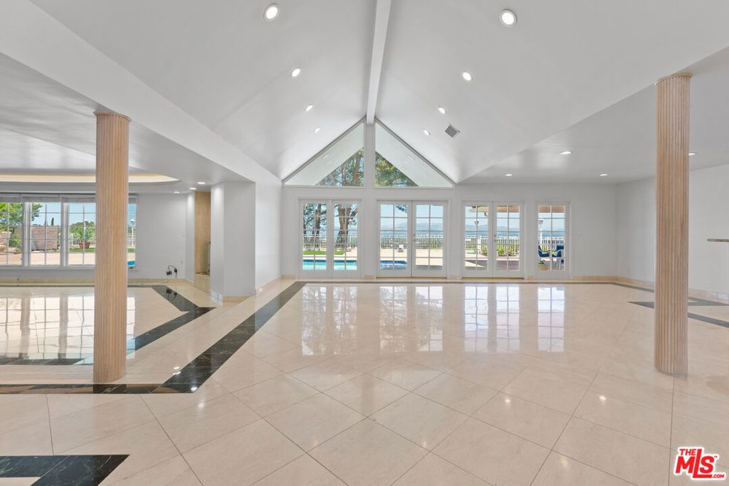 4159 Regal Oak Drive, Encino, CA 91436