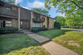 16485 Heather Lane 101, Middleburg Heights, OH 44130