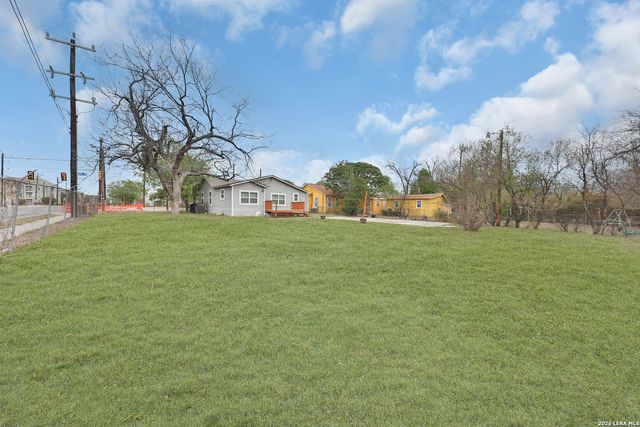 2006 HAYS ST, San Antonio, TX 78202