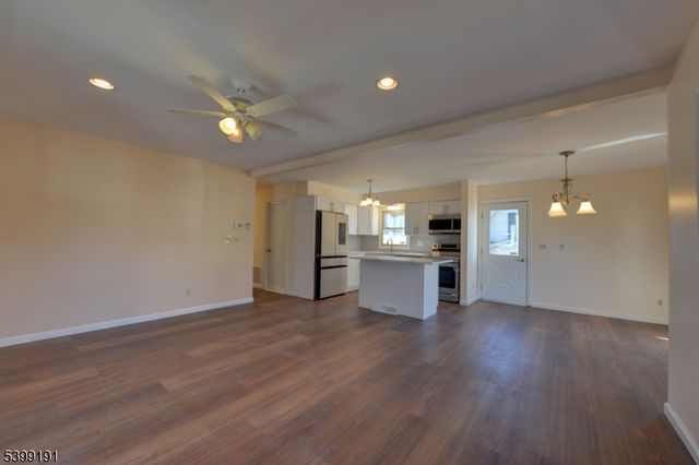 90 Dewey St, Bloomfield Twp., NJ 07003