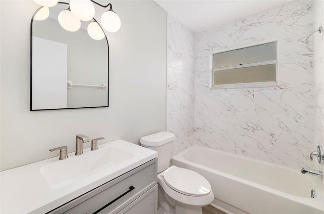 3905 SANDPOINTE DRIVE, Bradenton, FL 34205