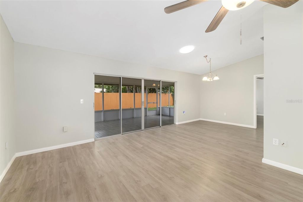 Image 12 of property listing at 3905 SANDPOINTE DRIVE, Bradenton, FL 34205