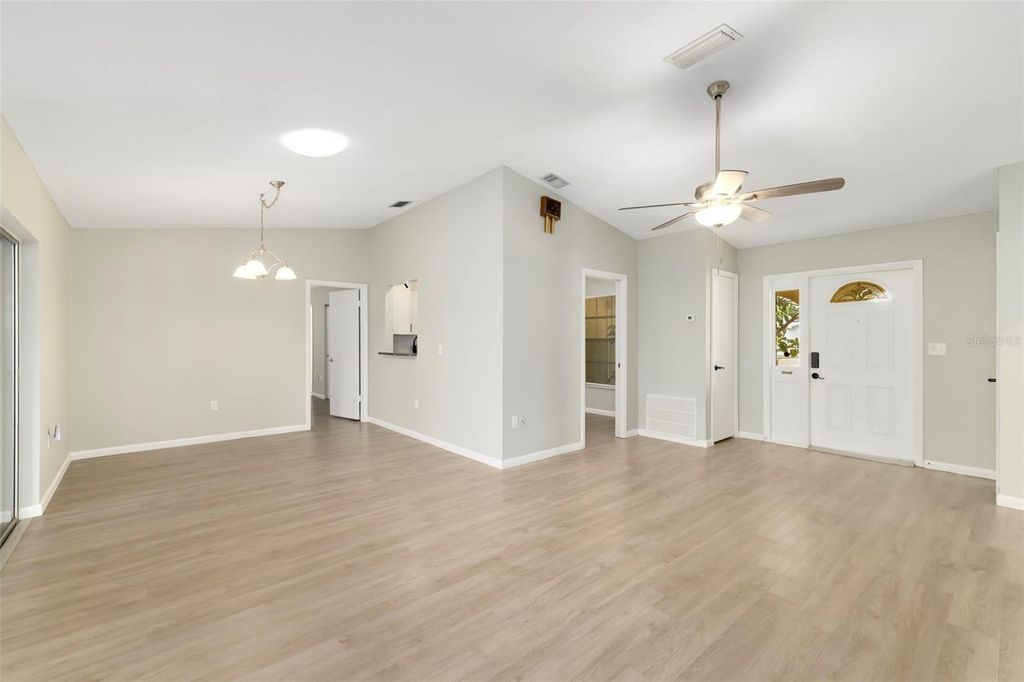 Image 3 of property listing at 3905 SANDPOINTE DRIVE, Bradenton, FL 34205