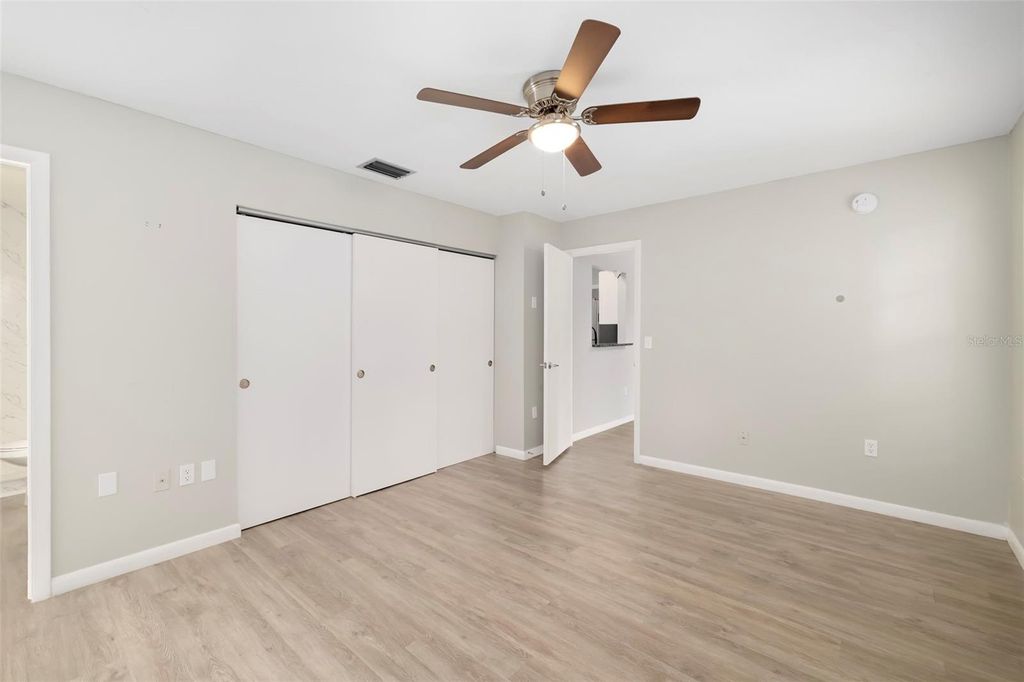 Image 27 of property listing at 3905 SANDPOINTE DRIVE, Bradenton, FL 34205