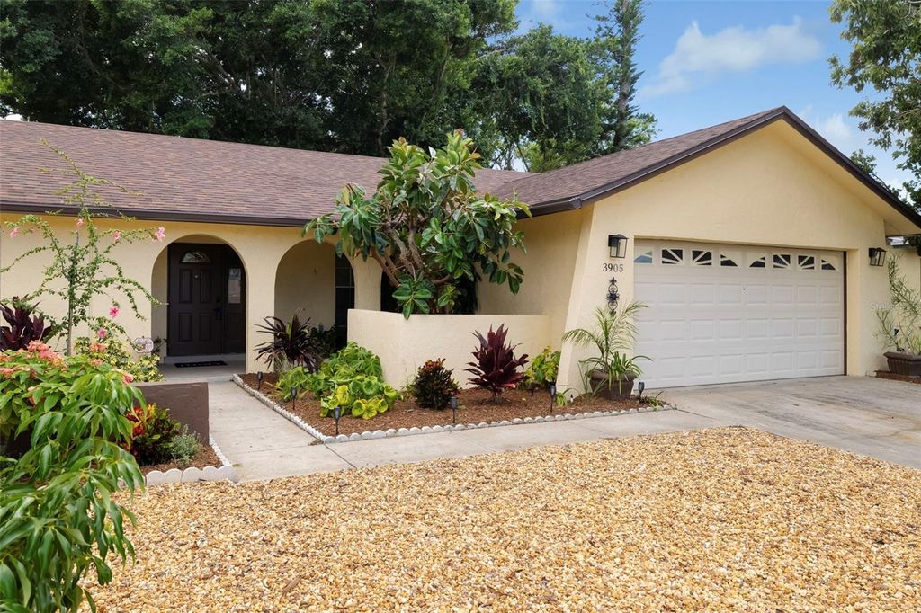 Image 5 of property listing at 3905 SANDPOINTE DRIVE, Bradenton, FL 34205