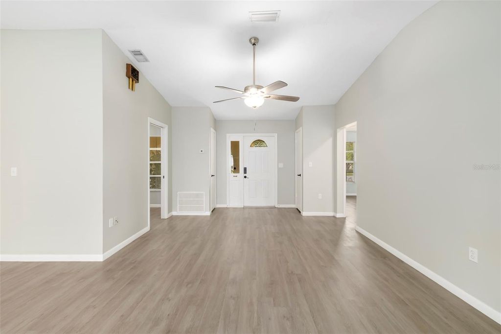 Image 10 of property listing at 3905 SANDPOINTE DRIVE, Bradenton, FL 34205
