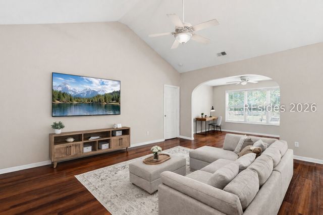 201 Cotton Field Ln E, Bluffton, SC 29910