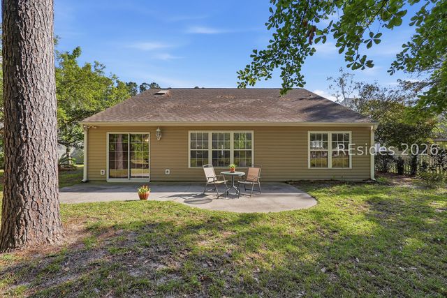 201 Cotton Field Ln E, Bluffton, SC 29910