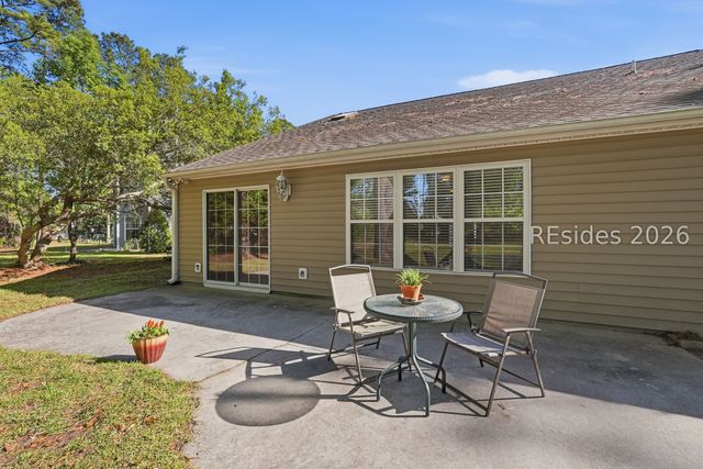 201 Cotton Field Ln E, Bluffton, SC 29910