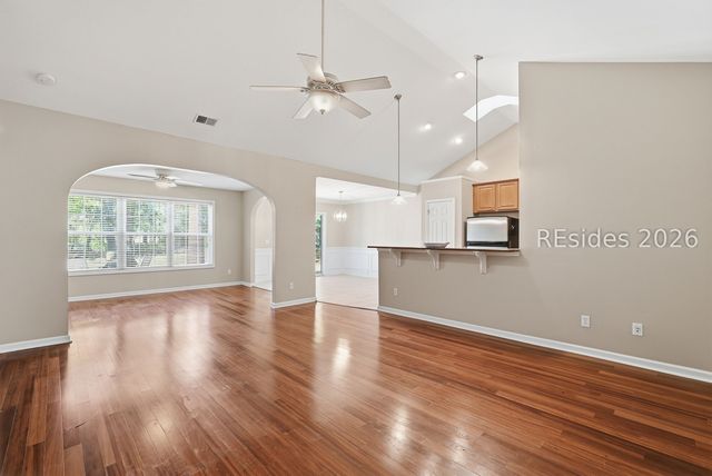 201 Cotton Field Ln E, Bluffton, SC 29910