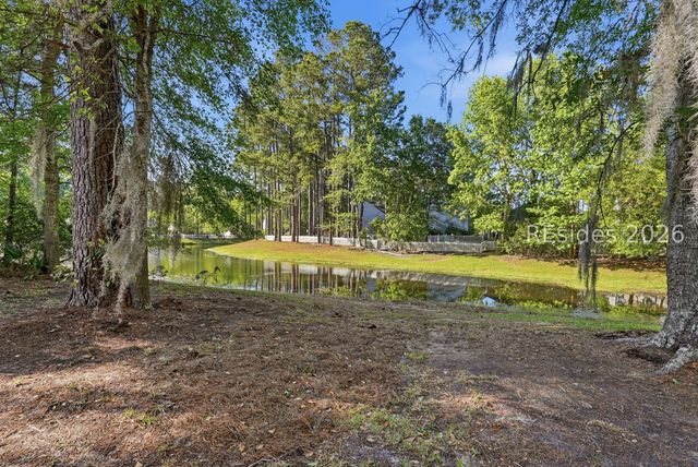 201 Cotton Field Ln E, Bluffton, SC 29910