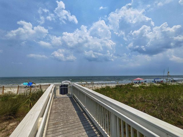 10 Sea Oats Circle, Pawleys Island, SC 29585