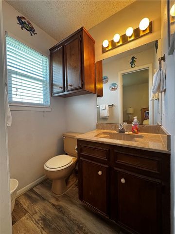 15201 Leeward Dr B4, Corpus Christi, TX 78418