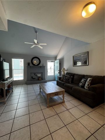 15201 Leeward Dr B4, Corpus Christi, TX 78418