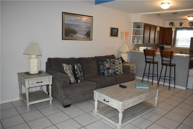 15201 Leeward Dr B4, Corpus Christi, TX 78418