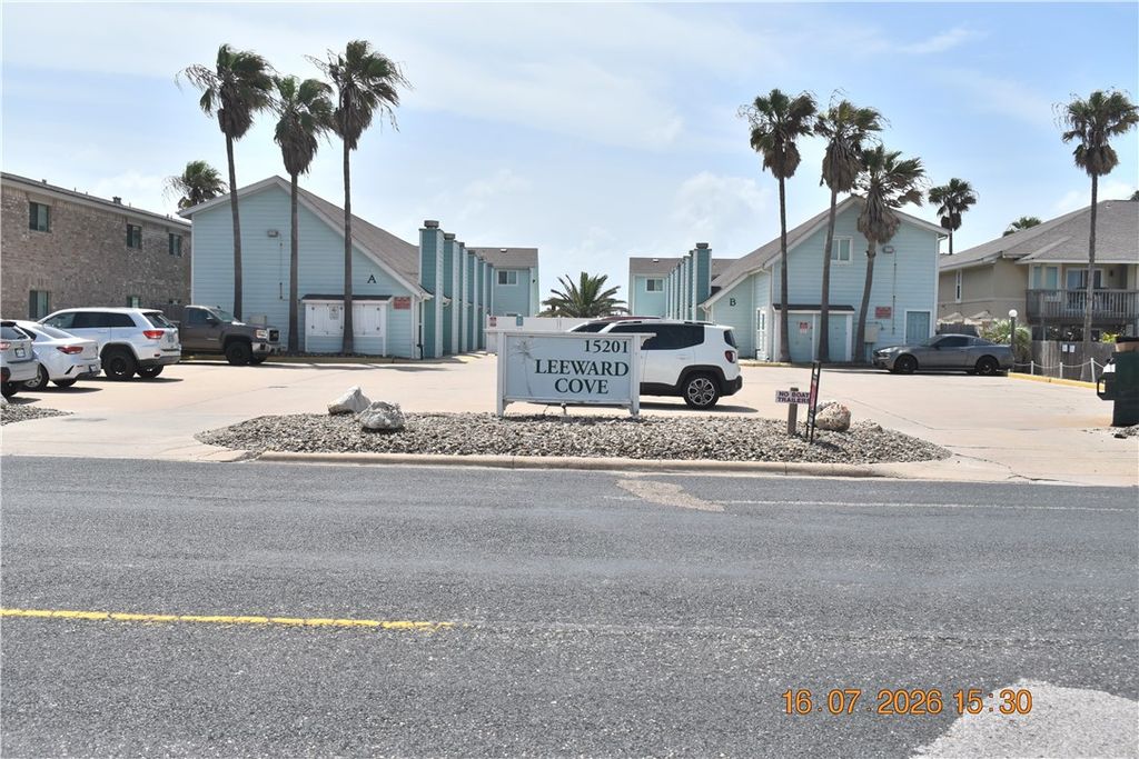 15201 Leeward Dr B4, Corpus Christi, TX 78418 — photo 3