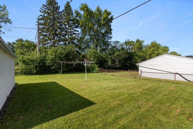 9313 W Clovernook STREET, Milwaukee, WI 53224