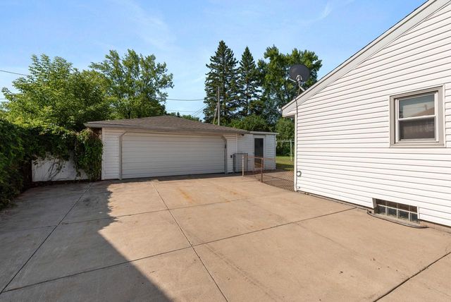 9313 W Clovernook STREET, Milwaukee, WI 53224