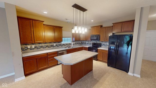 5321 Tanglewood Lane, Whitestown, IN 46075
