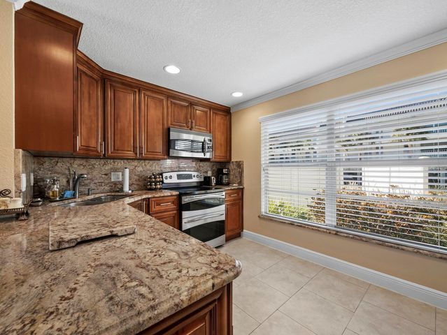 4430 EXETER DRIVE M108, Longboat Key, FL 34228