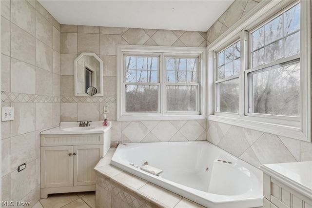 9877 Cutts Road, Chardon, OH 44024