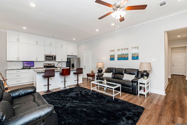 9558 Creekview Dr, Baton Rouge, LA 70836