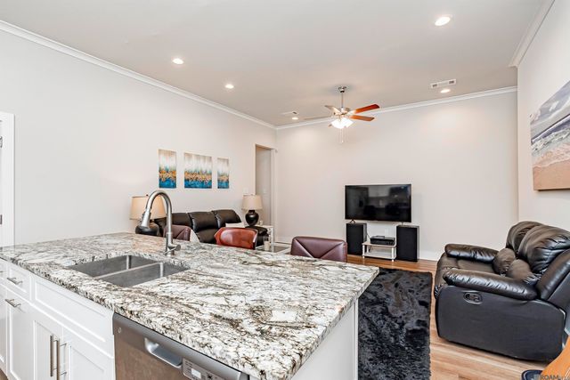 9558 Creekview Dr, Baton Rouge, LA 70836