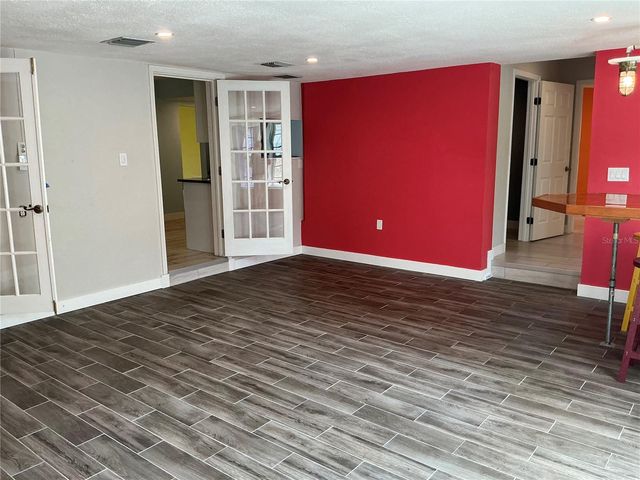 5248 15TH AVENUE N, St Petersburg, FL 33710