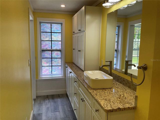5248 15TH AVENUE N, St Petersburg, FL 33710