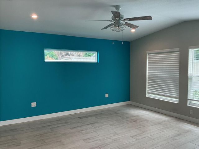 5248 15TH AVENUE N, St Petersburg, FL 33710