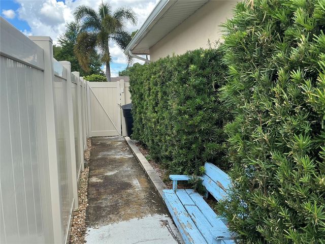 5248 15TH AVENUE N, St Petersburg, FL 33710
