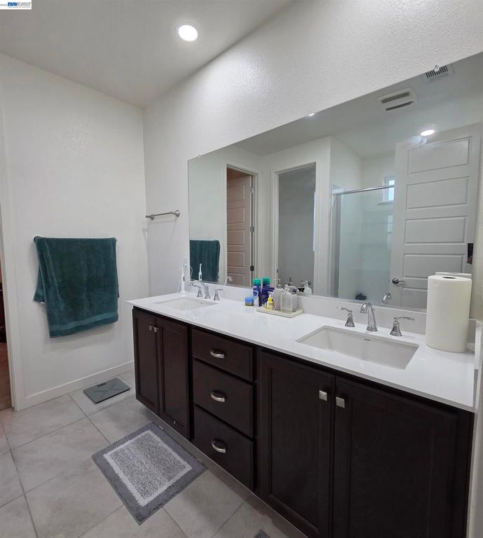 Image 14 of property listing at 5390 Shenandoah Valley Ln, Antioch, CA 94531