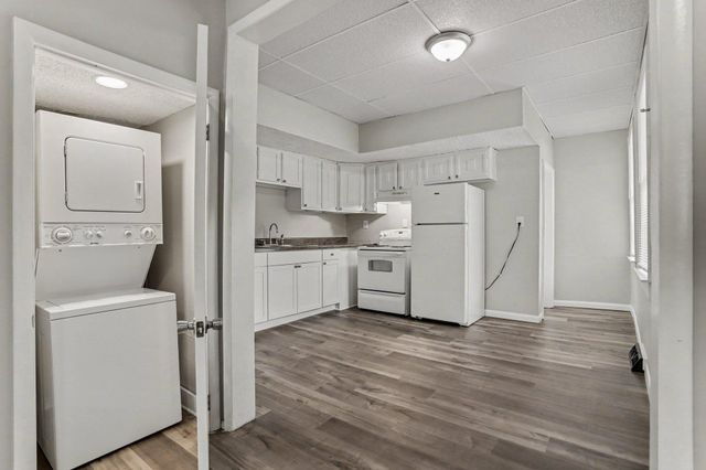 19 S YORK ST, Etters, PA 17319