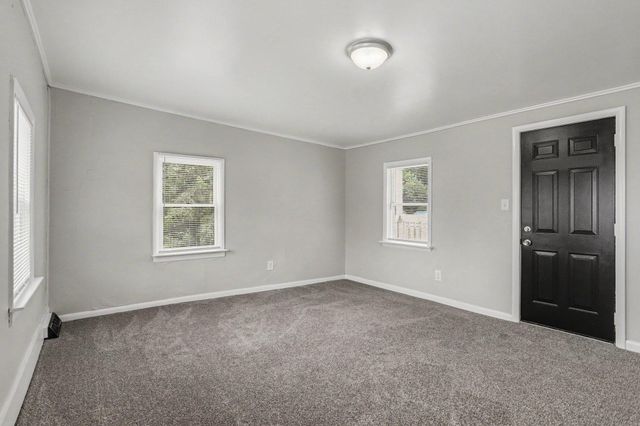 19 S YORK ST, Etters, PA 17319
