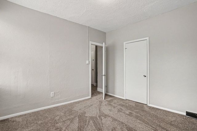 19 S YORK ST, Etters, PA 17319