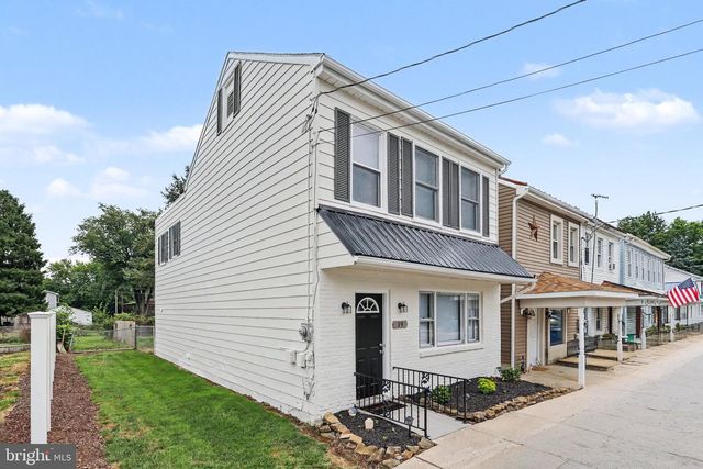 19 S YORK ST, Etters, PA 17319