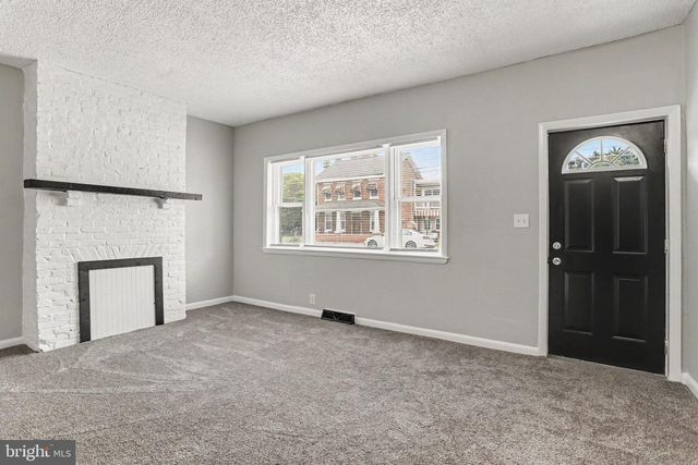 19 S YORK ST, Etters, PA 17319