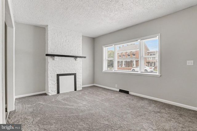 19 S YORK ST, Etters, PA 17319