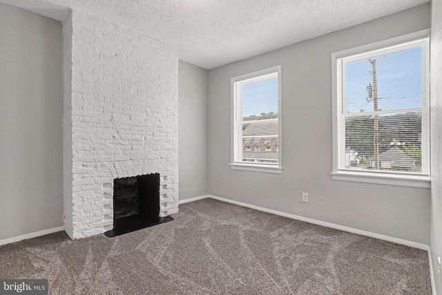 19 S YORK ST, Etters, PA 17319