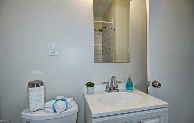 2103 Roanoke AVE, Newport News, VA 23607