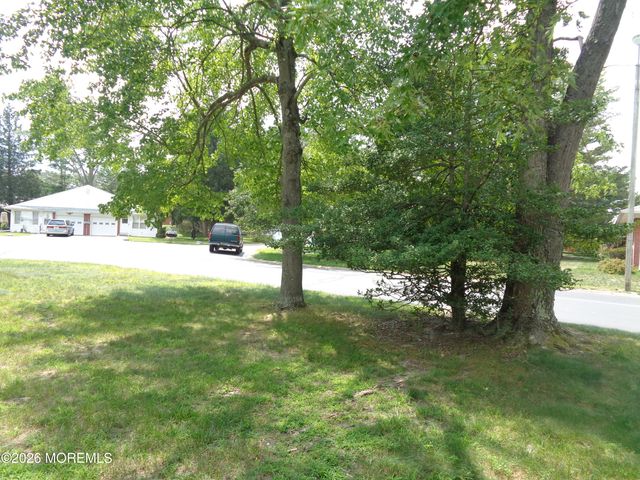 264 C Laurel Place, Whiting, NJ 08759