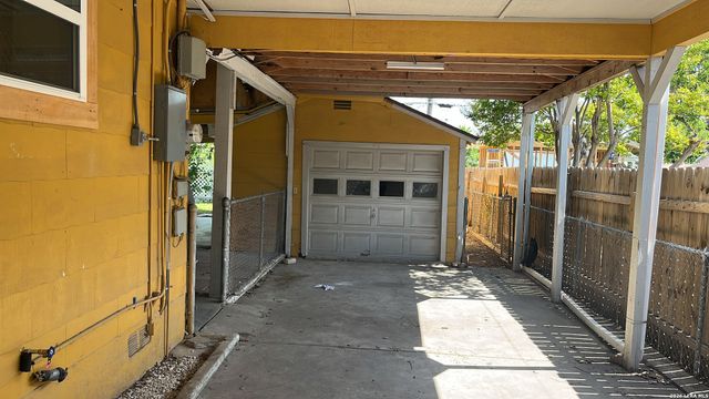 118 Carthage Ct, San Antonio, TX 78225