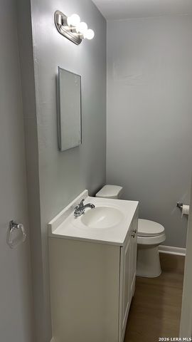 118 Carthage Ct, San Antonio, TX 78225