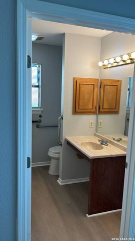 118 Carthage Ct, San Antonio, TX 78225