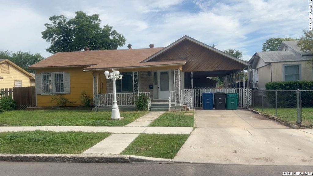 118 Carthage Ct, San Antonio, TX 78225