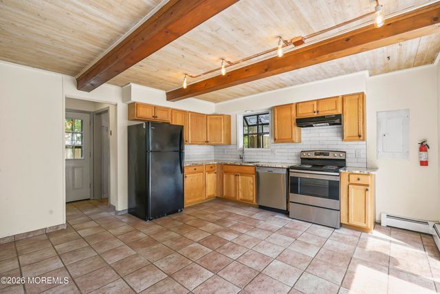 25 Park Avenue, Island Heights, NJ 08732