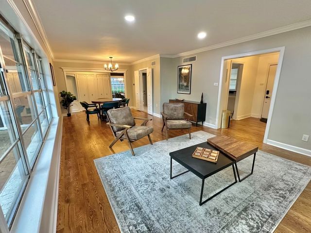 1077 S PERKINS RD, Memphis, TN 38117