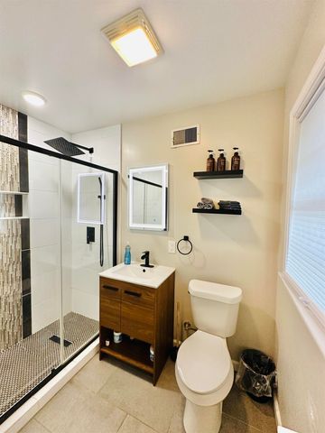 1077 S PERKINS RD, Memphis, TN 38117