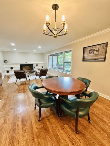 1077 S PERKINS RD, Memphis, TN 38117